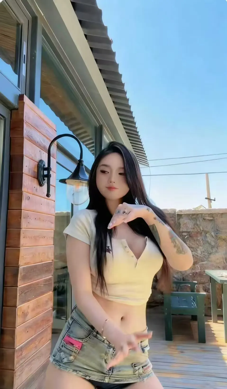 《Meena 成美男》高清全集免费在线看-中文版无删减资源开放获取-网盘备份存储无广告插入-一次看遍Meena 成美男全集中文版