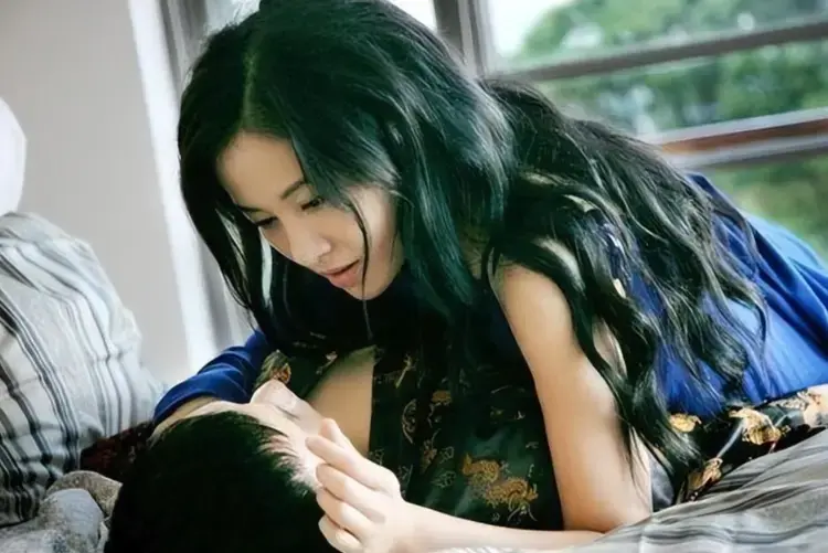 韩国电影《嫂嫂情事》未删减版高清在线观看-《嫂嫂情事》完整版HD1080P无广告播放-免费全集资源流畅观看
