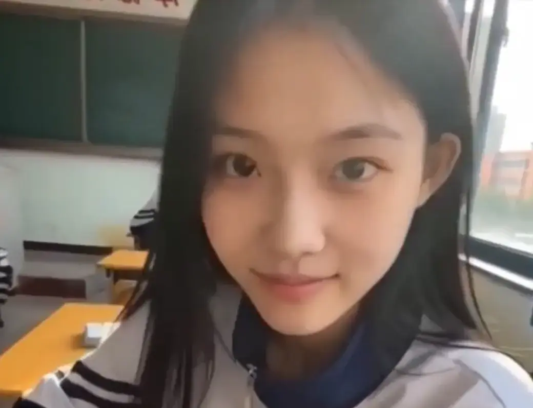 我的十八岁女友无删减版在线播放_4K蓝光高清画质全集免费观看_黄果AI短剧高甜治愈结局超甜_追完又想谈恋爱_星空影院独家热播极速加载